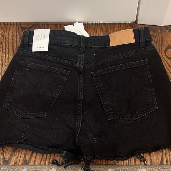 NWT Zara high-waisted black denim shorts - Picture 2 of 7